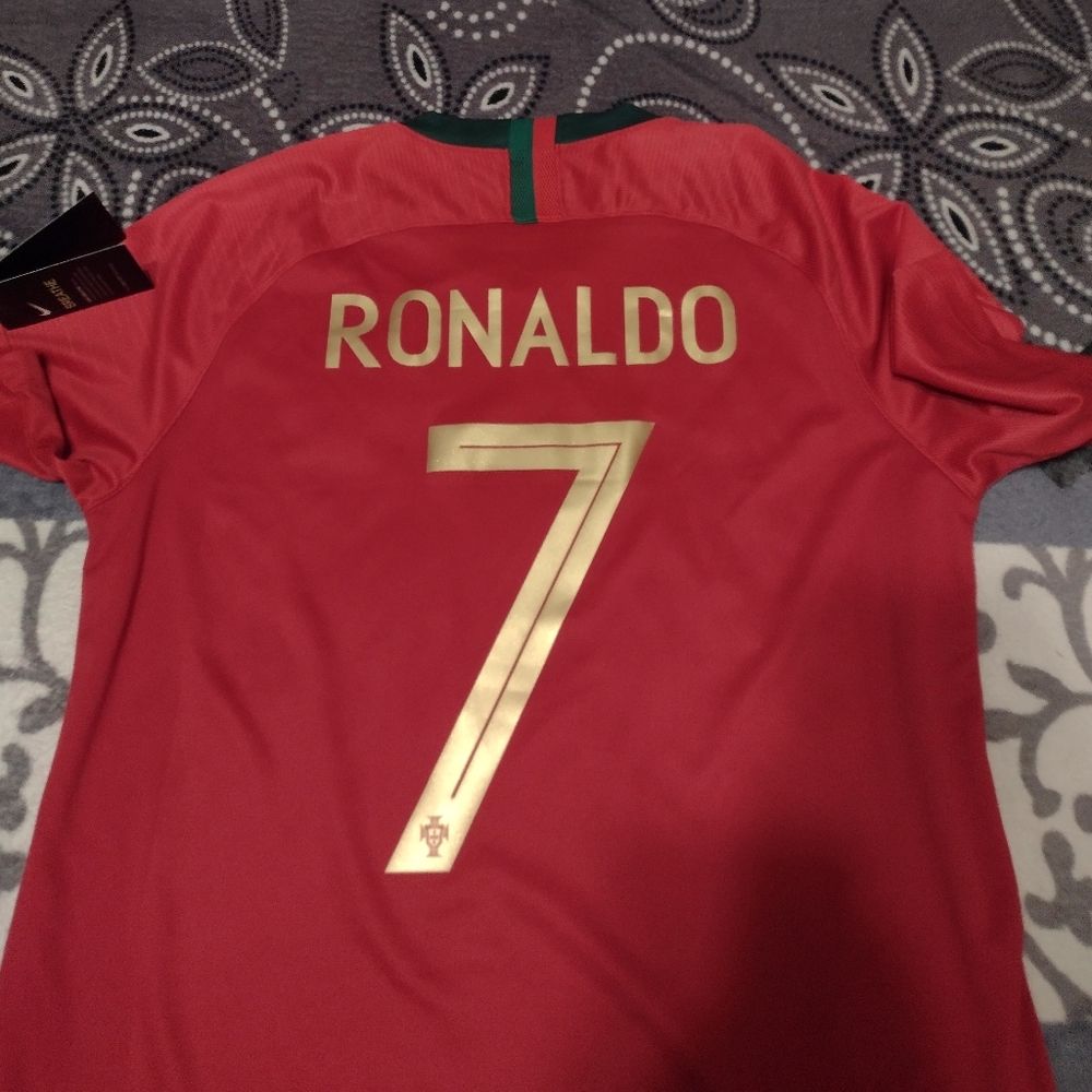 Cristiano Ronaldo Portugal home jersey 2018-2019